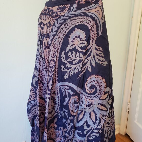 NWOT Wrap Skirt, Reversible. can wear it in so many ways. - Picture 4 of 15
